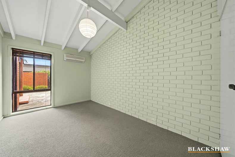 2/3 Hakea Street Queanbeyan