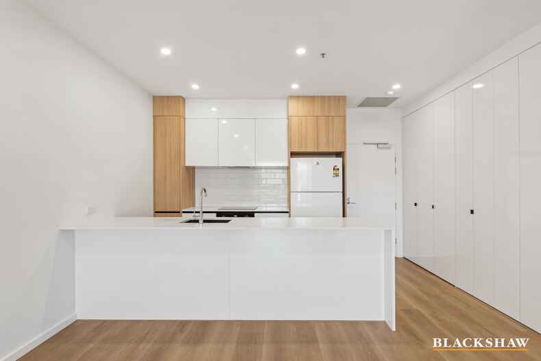 201/21 Captain Cook Crescent Griffith
