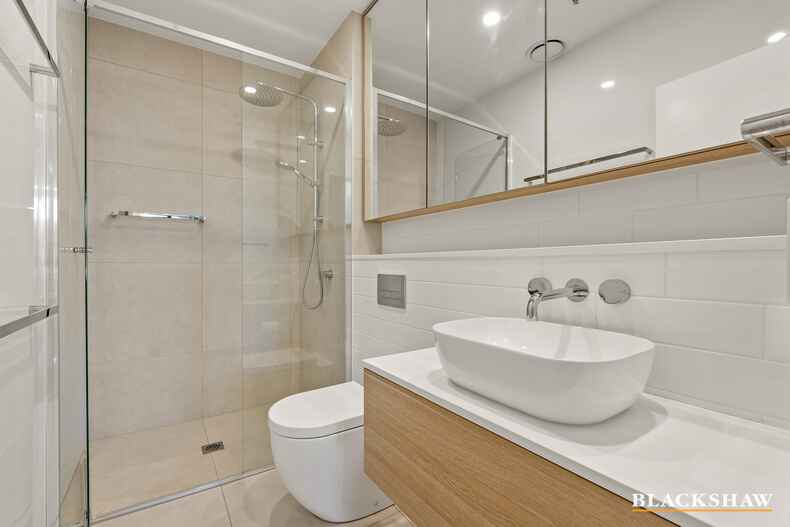 201/21 Captain Cook Crescent Griffith