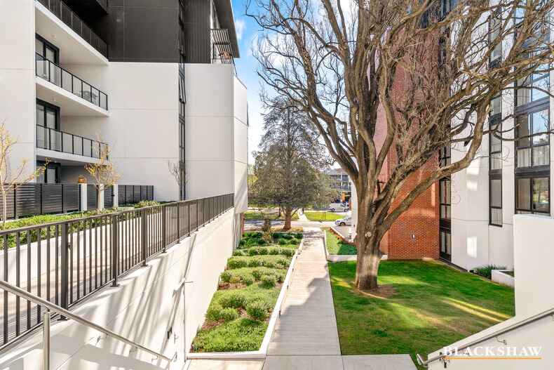 201/21 Captain Cook Crescent Griffith