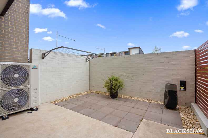 12A Harold White Avenue Coombs