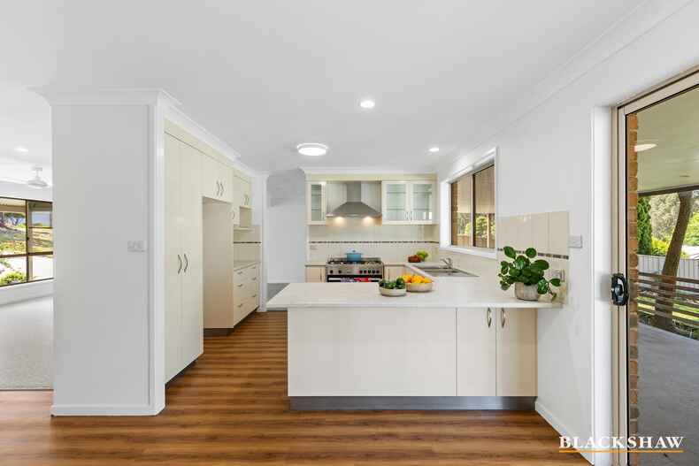 7 Thomas Mitchell Crescent Sunshine Bay