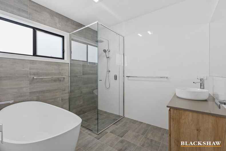 10 Pipi Close Broulee