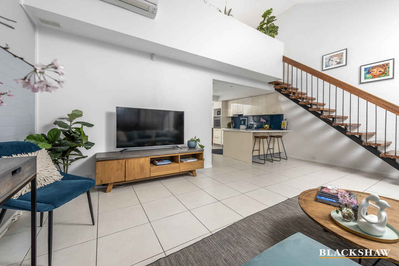18 MacLachlan Street Holder