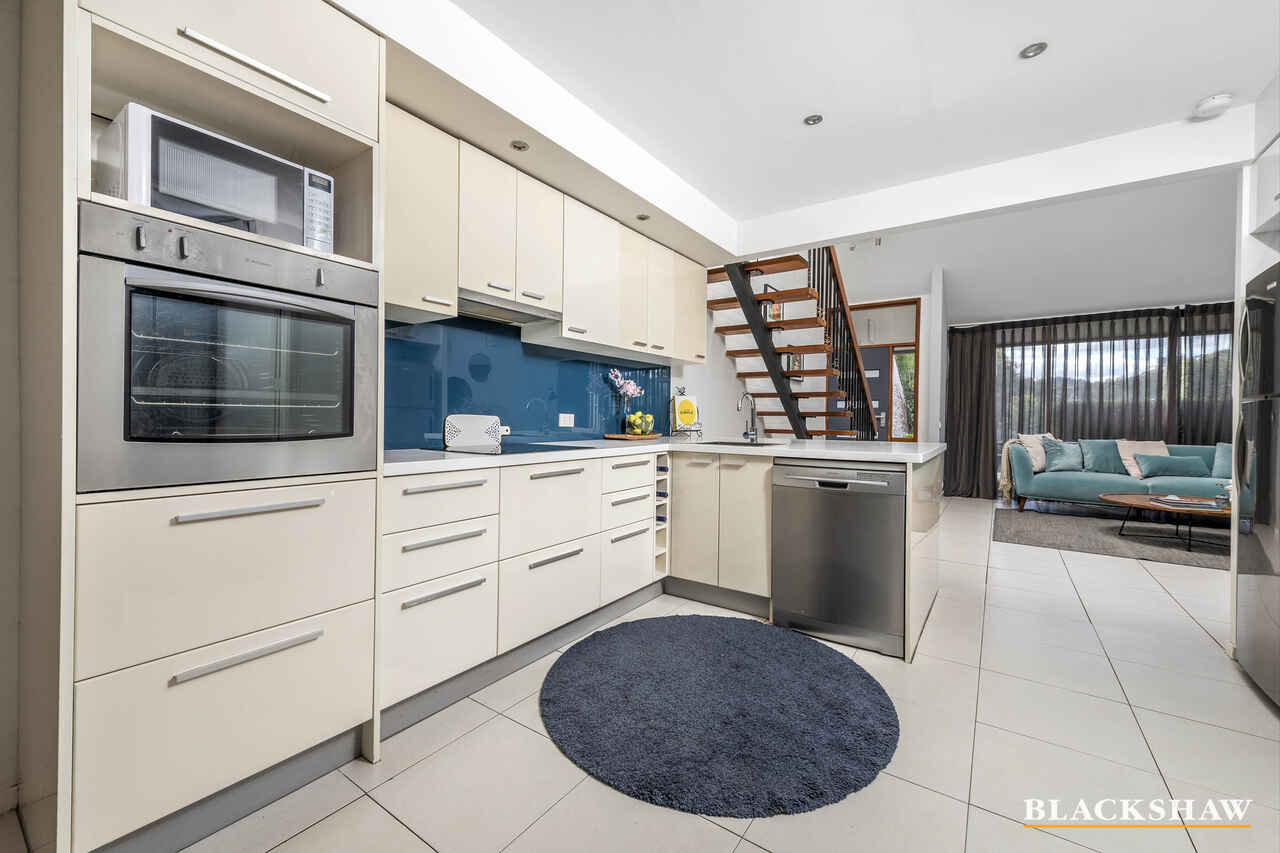 18 MacLachlan Street Holder