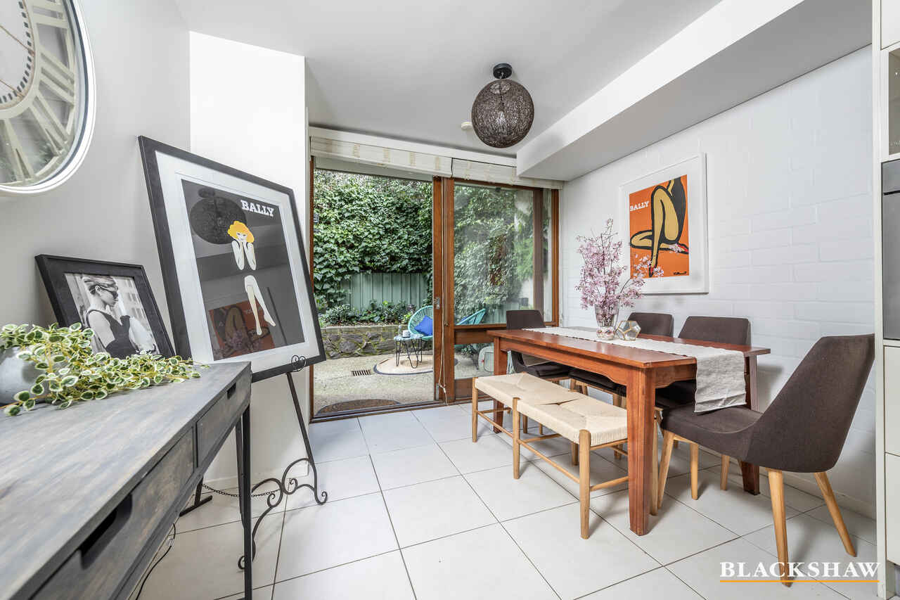 18 MacLachlan Street Holder