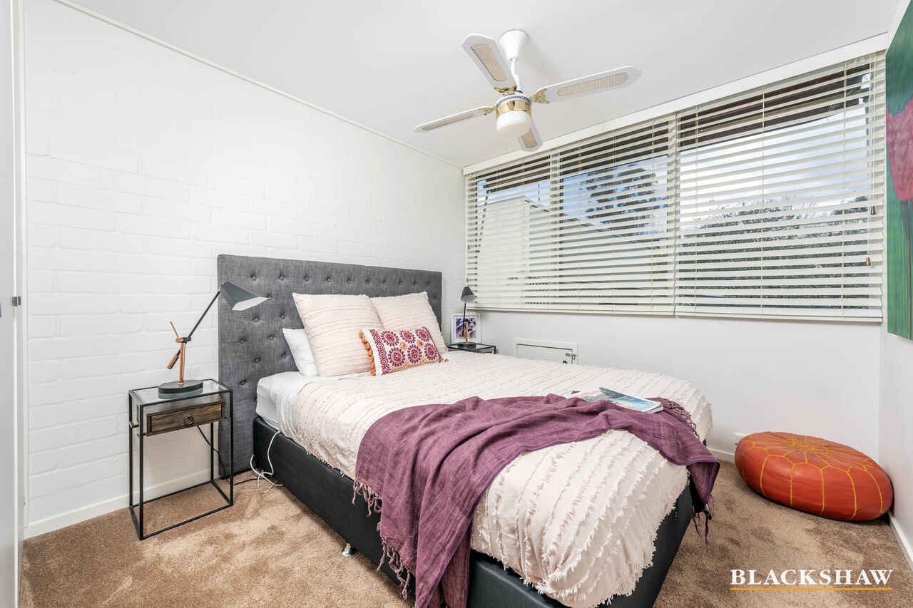 18 MacLachlan Street Holder