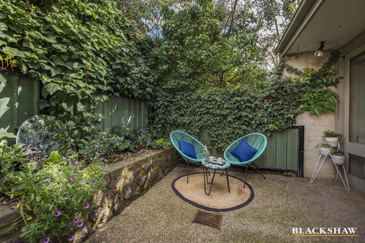 18 MacLachlan Street Holder