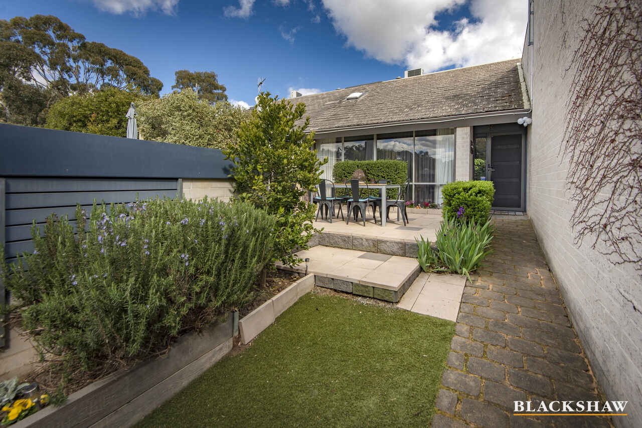 18 MacLachlan Street Holder