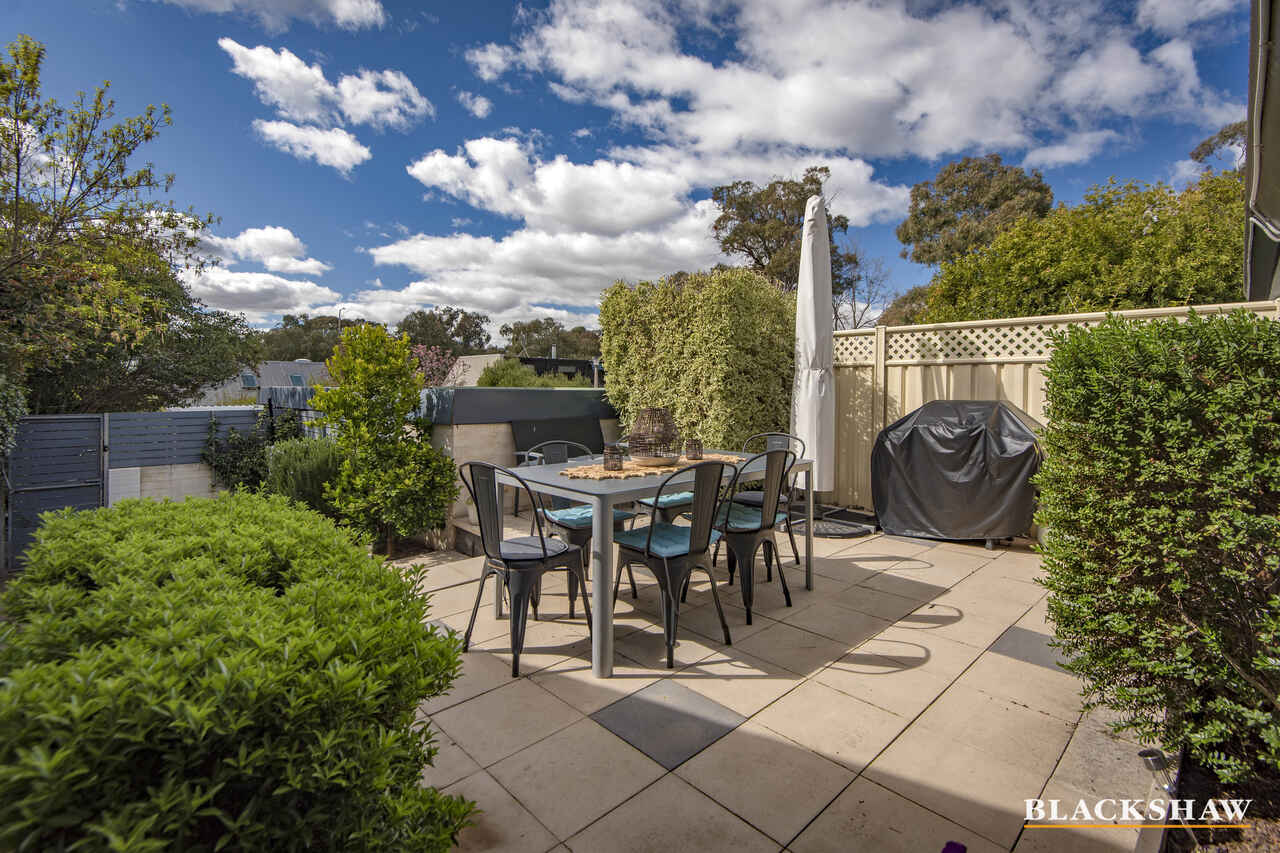 18 MacLachlan Street Holder