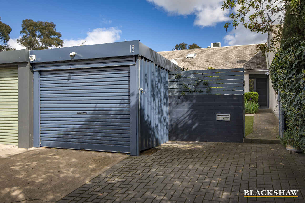 18 MacLachlan Street Holder