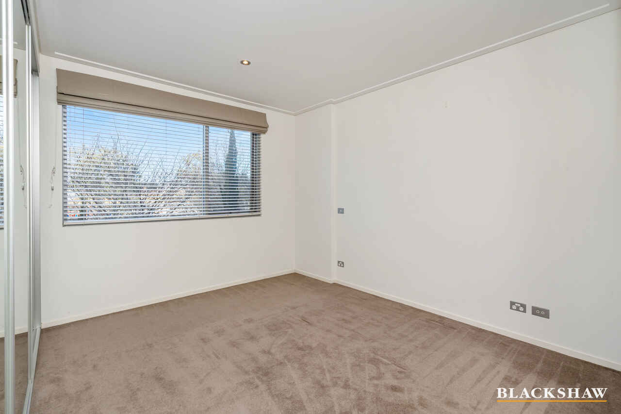 72/15 Coranderrk Street City