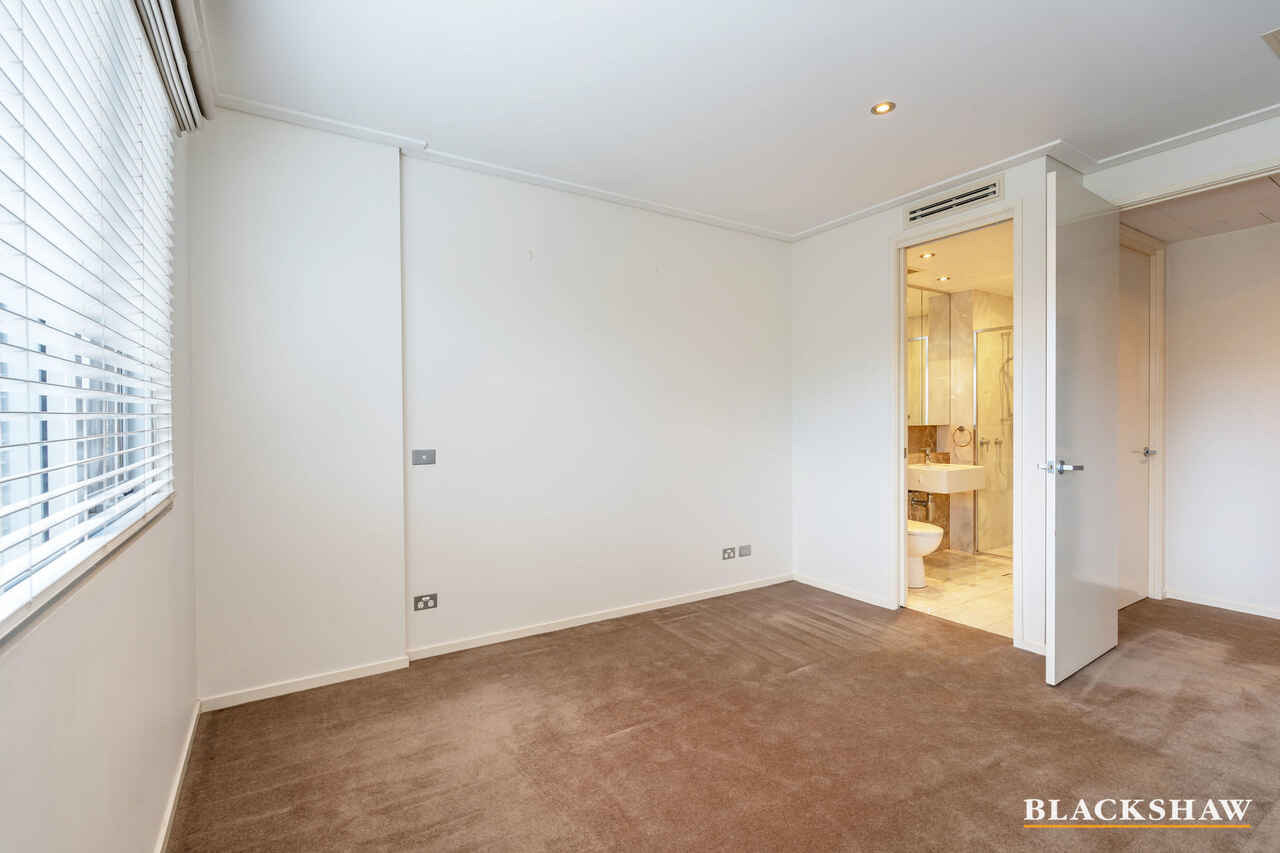 72/15 Coranderrk Street City