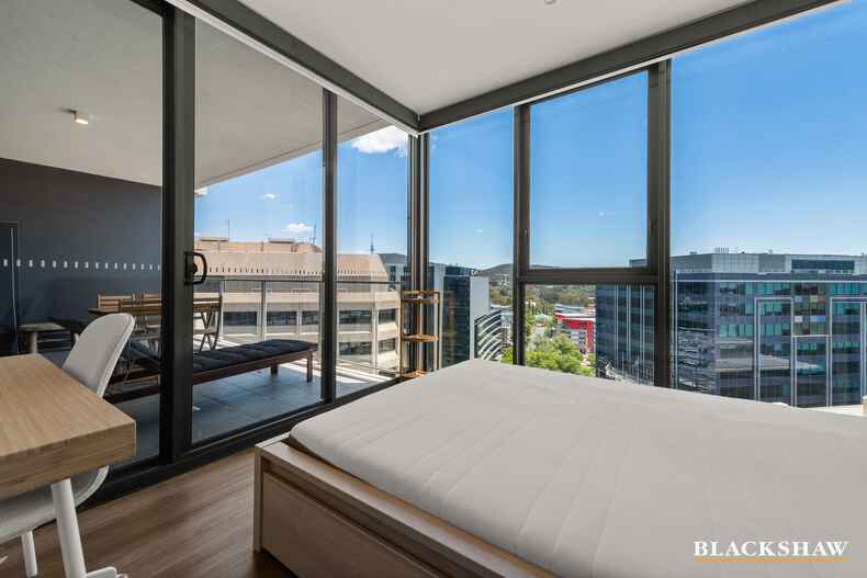 162/45 West Row City 162/45 West Row City