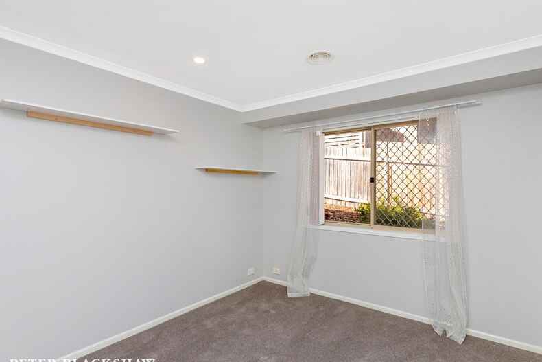 8 Annand Place Queanbeyan