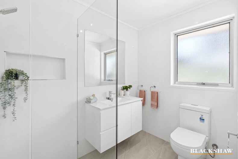 40 Vagabond Crescent Mckellar 40 Vagabond Crescent Mckellar