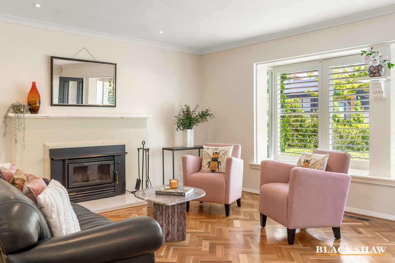 10 Strahan Row Yarralumla