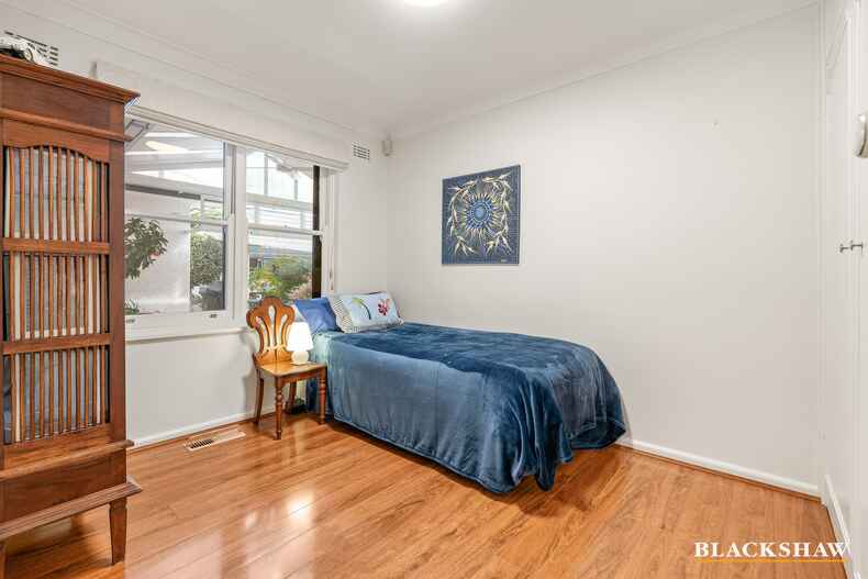 110 Schlich Street Yarralumla 110 Schlich Street Yarralumla