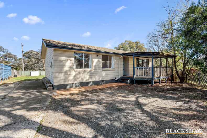 8 Jindivik Place Scullin