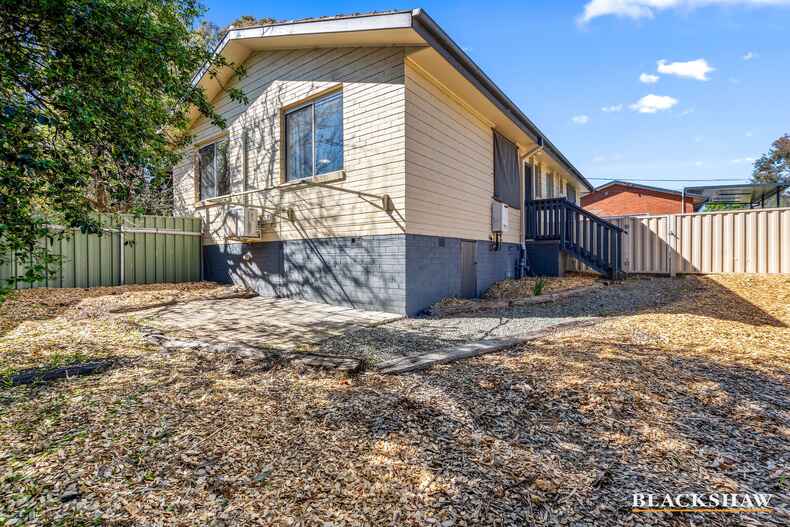 8 Jindivik Place Scullin