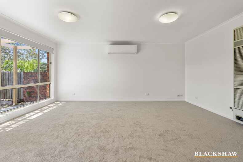 9/27 Elm Way Jerrabomberra