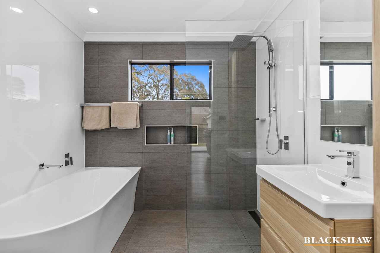 2b White Sands Place Denhams Beach