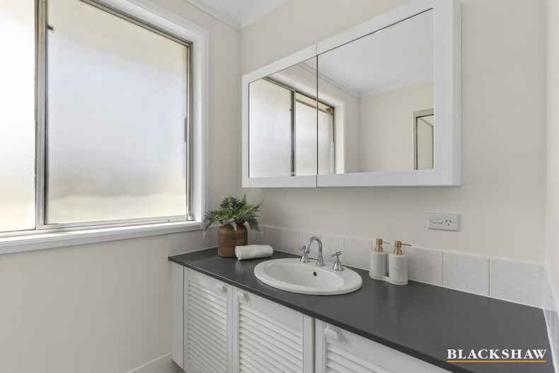 4 McEachern Crescent Melba 4 McEachern Crescent Melba