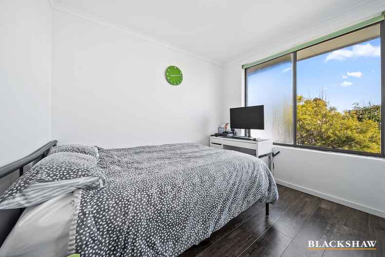 18/90 Collett Street Queanbeyan