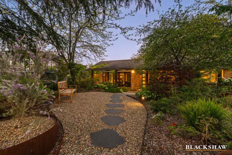 9 Sabine Close Garran