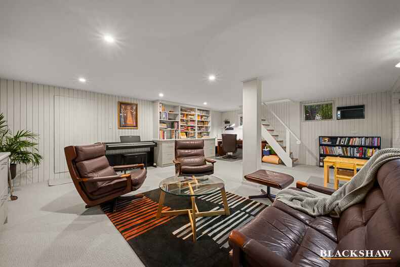 9 Sabine Close Garran