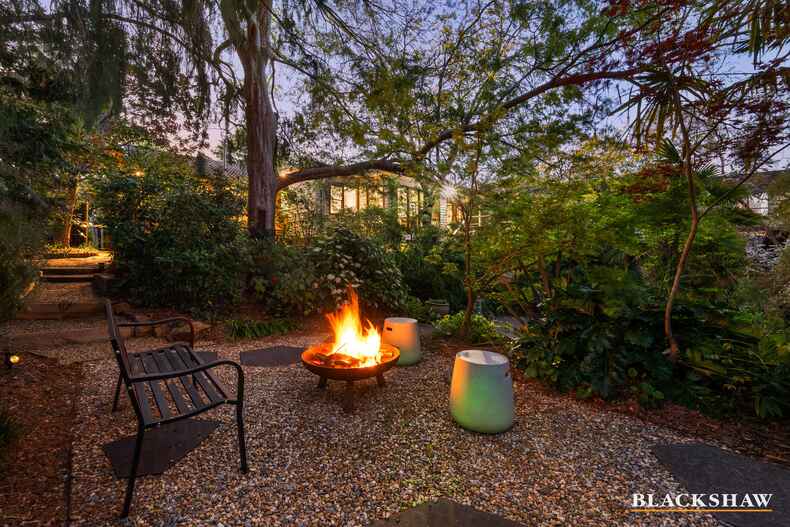 9 Sabine Close Garran