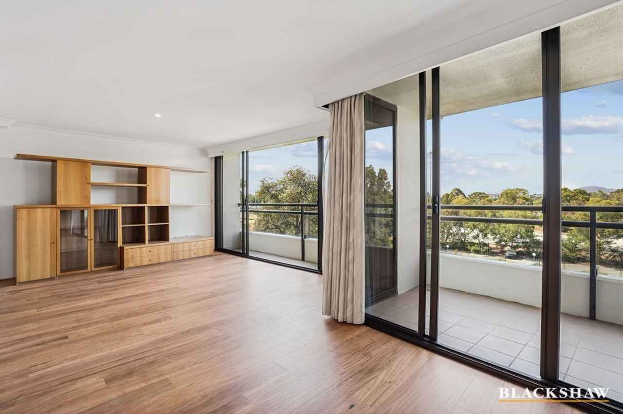 405/2 Marcus Clarke Street City