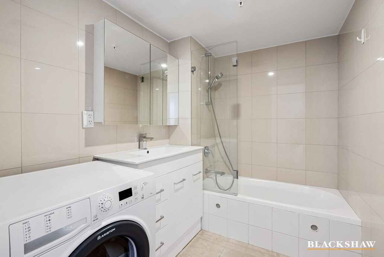 405/2 Marcus Clarke Street City