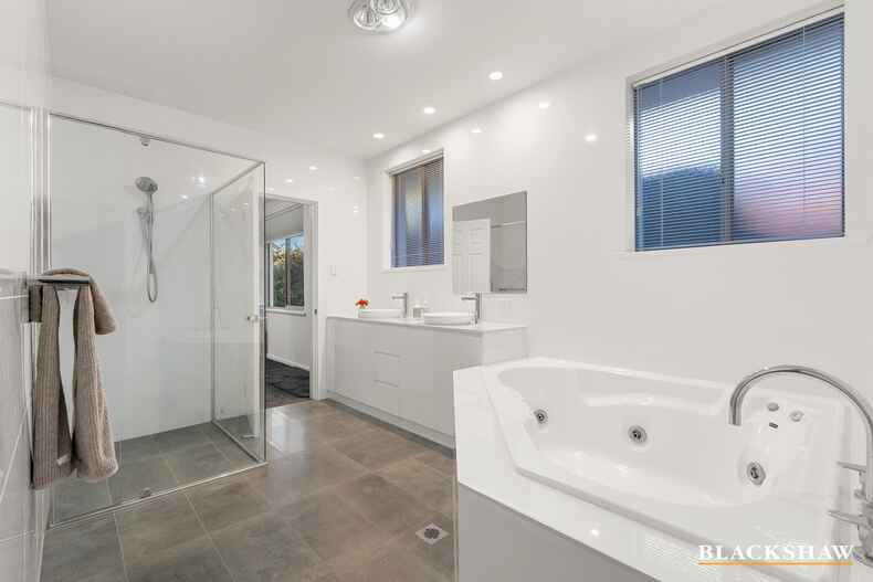 49 Shackleton Circuit Mawson