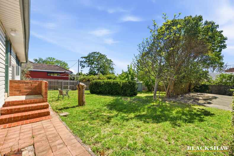 23 Walker Crescent Griffith
