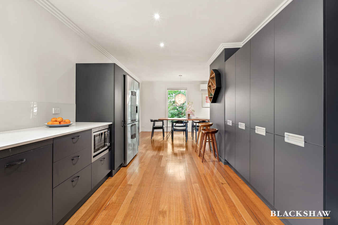 2 Arkana Street Yarralumla