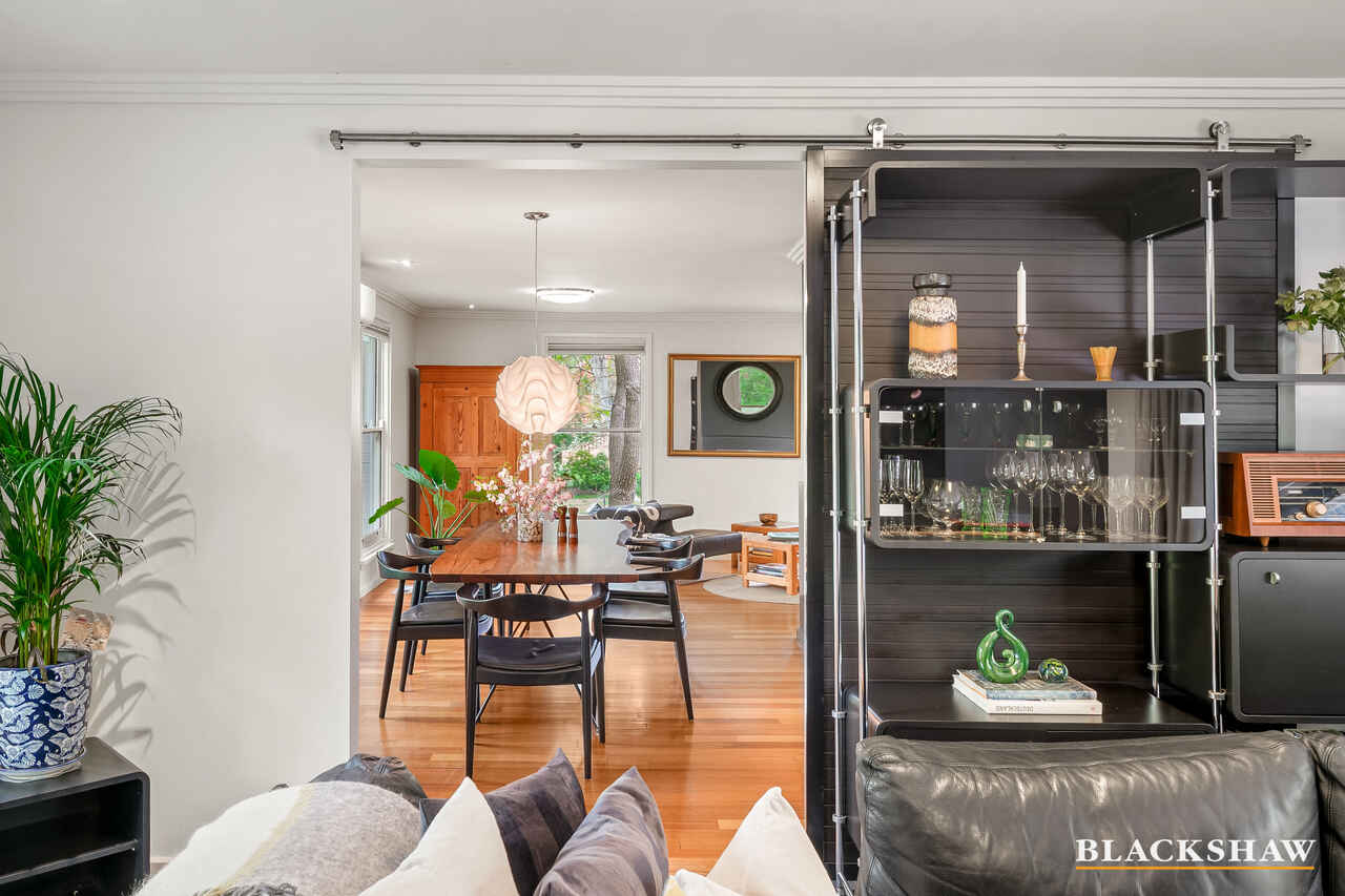 2 Arkana Street Yarralumla