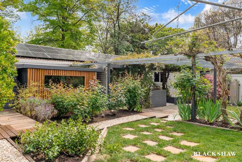 2 Arkana Street Yarralumla 2 Arkana Street Yarralumla
