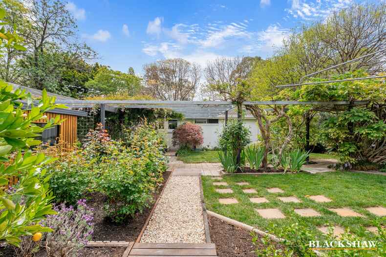 2 Arkana Street Yarralumla 2 Arkana Street Yarralumla