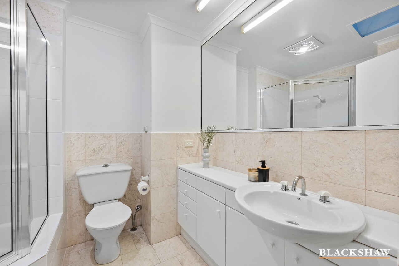D6/2 Currie Crescent Griffith