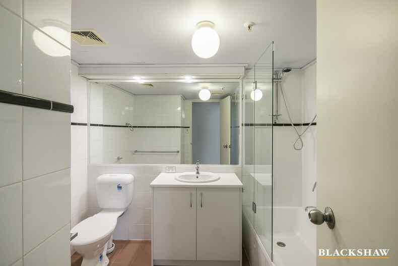 602/2 Marcus Clarke Street City