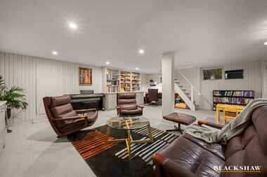 9 Sabine Close Garran