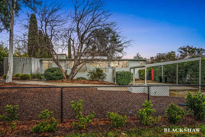 7 Canterbury Crescent Deakin 7 Canterbury Crescent Deakin