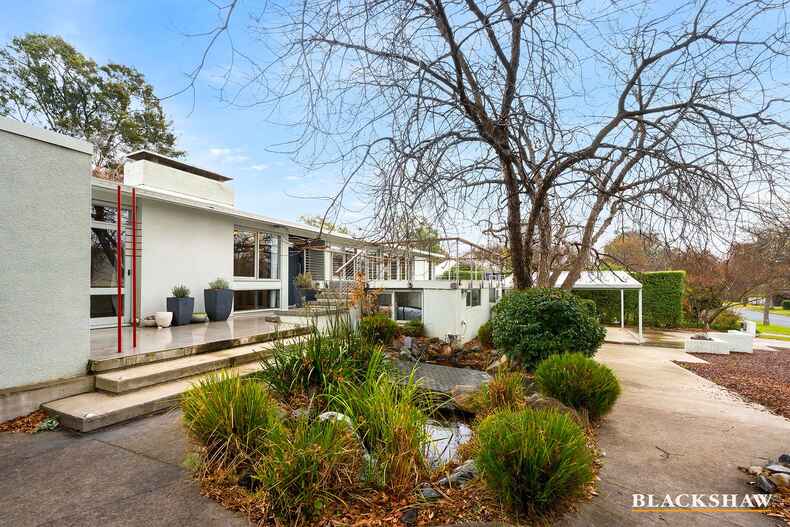 7 Canterbury Crescent Deakin 7 Canterbury Crescent Deakin