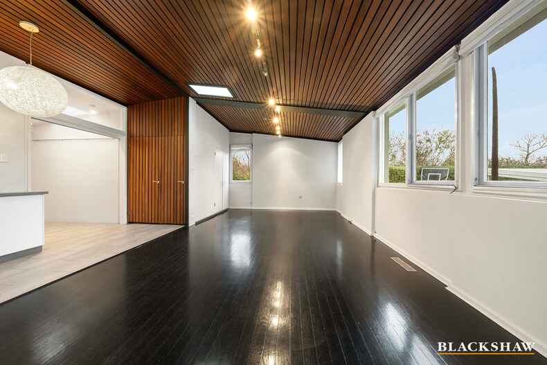 7 Canterbury Crescent Deakin 7 Canterbury Crescent Deakin
