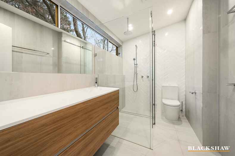 7 Canterbury Crescent Deakin 7 Canterbury Crescent Deakin