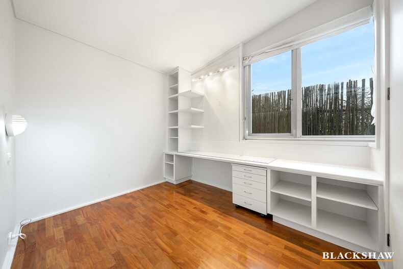 7 Canterbury Crescent Deakin 7 Canterbury Crescent Deakin