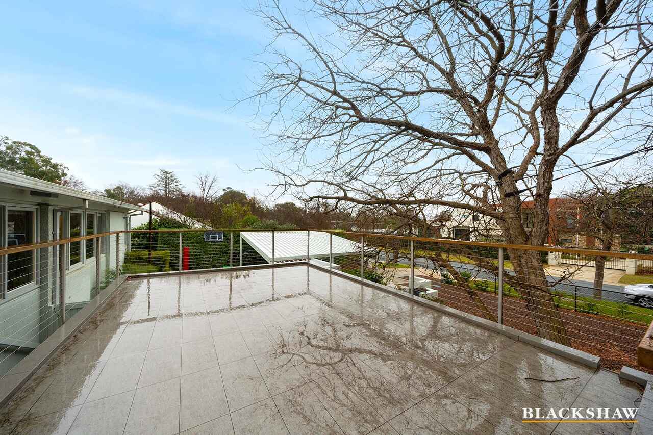 7 Canterbury Crescent Deakin