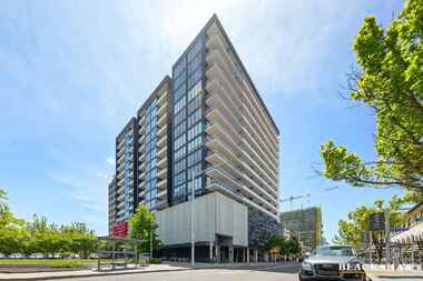 162/45 West Row City