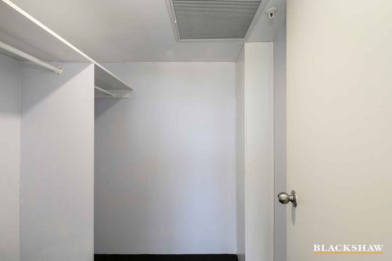602/2 Marcus Clarke Street City